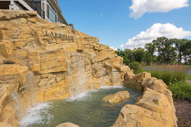 8736 Lake Riley Drive, Chanhassen, MN 55317