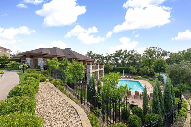 8736 Lake Riley Drive, Chanhassen, MN 55317