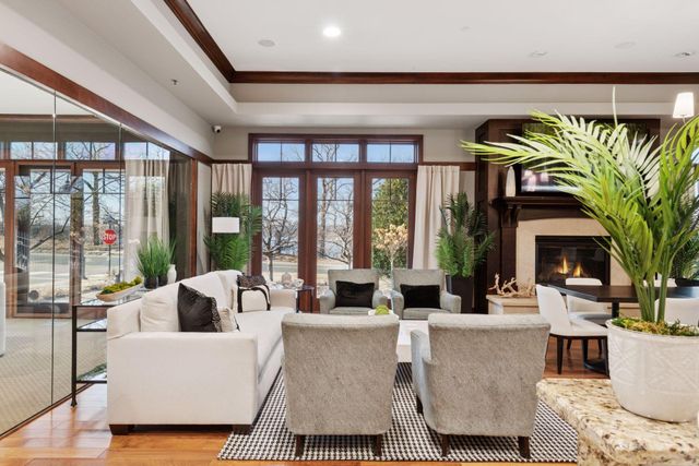 8736 Lake Riley Drive, Chanhassen, MN 55317