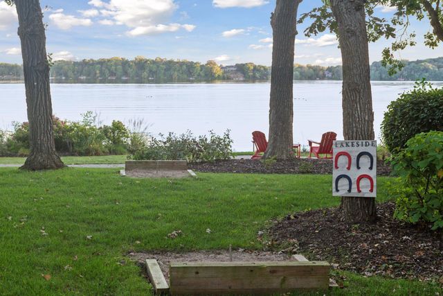 8736 Lake Riley Drive, Chanhassen, MN 55317