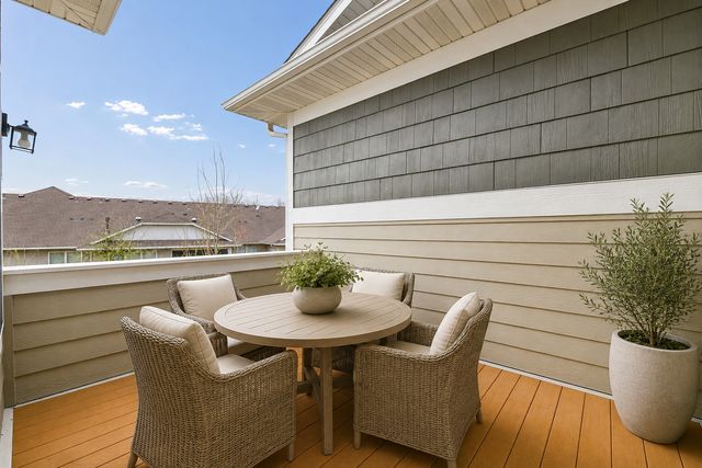 8736 Lake Riley Drive, Chanhassen, MN 55317