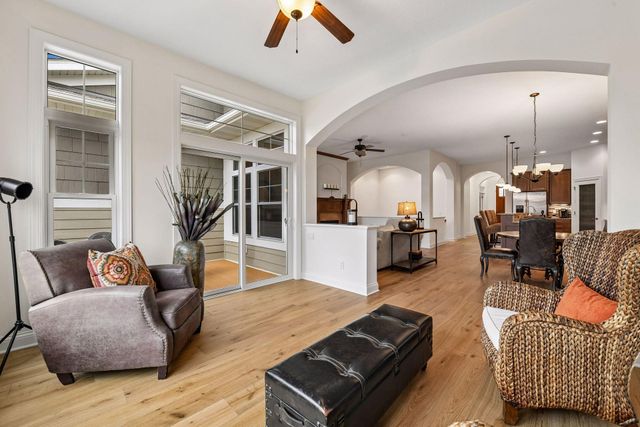 8736 Lake Riley Drive, Chanhassen, MN 55317