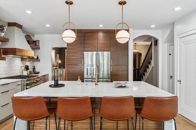 2564 Sherwood Road, Columbus, OH 43209