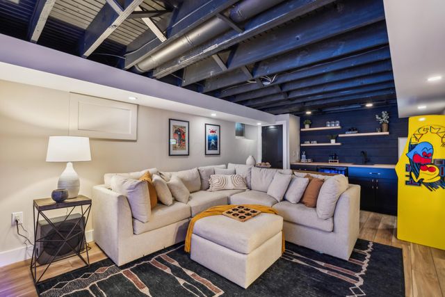 2564 Sherwood Road, Columbus, OH 43209