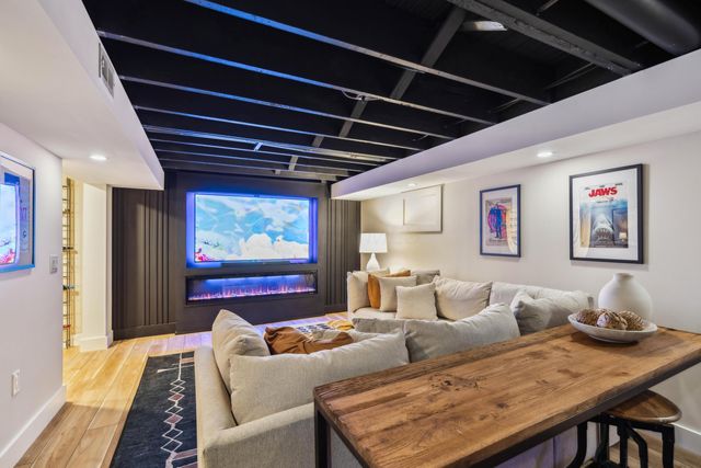 2564 Sherwood Road, Columbus, OH 43209