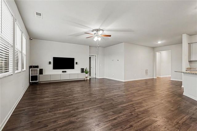 3858 Sweet Iris Circle, Loganville, GA 30052