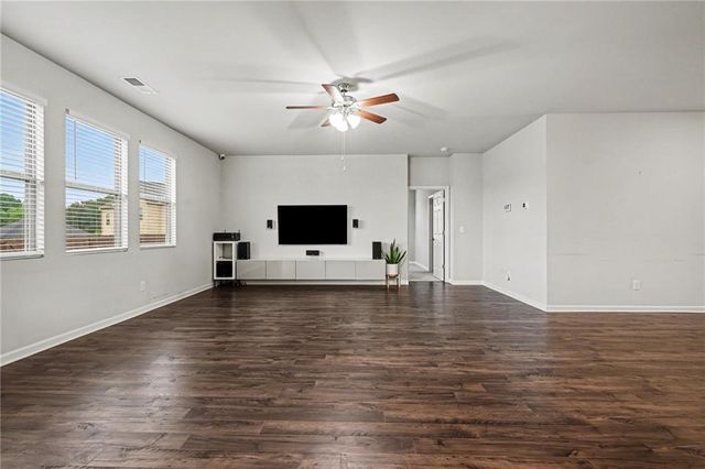 3858 Sweet Iris Circle, Loganville, GA 30052