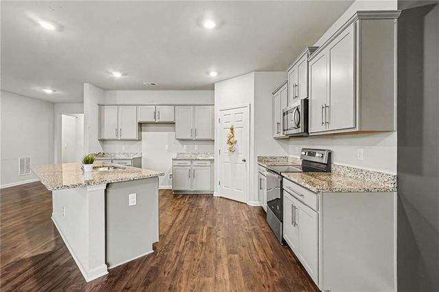 3858 Sweet Iris Circle, Loganville, GA 30052