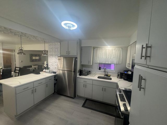 128 Havenwood Drive, Pompano Beach, FL 33064