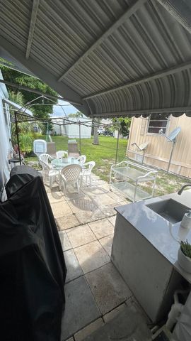 128 Havenwood Drive, Pompano Beach, FL 33064