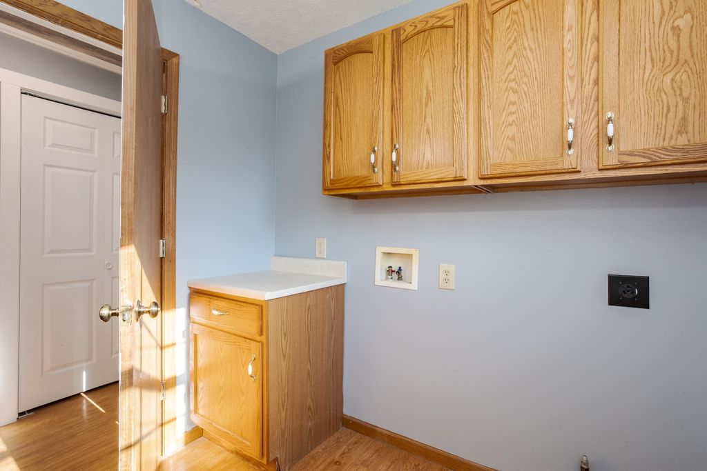 Image 22 of property listing at 507 Lloyd Drive, Dwight, IL 60420
