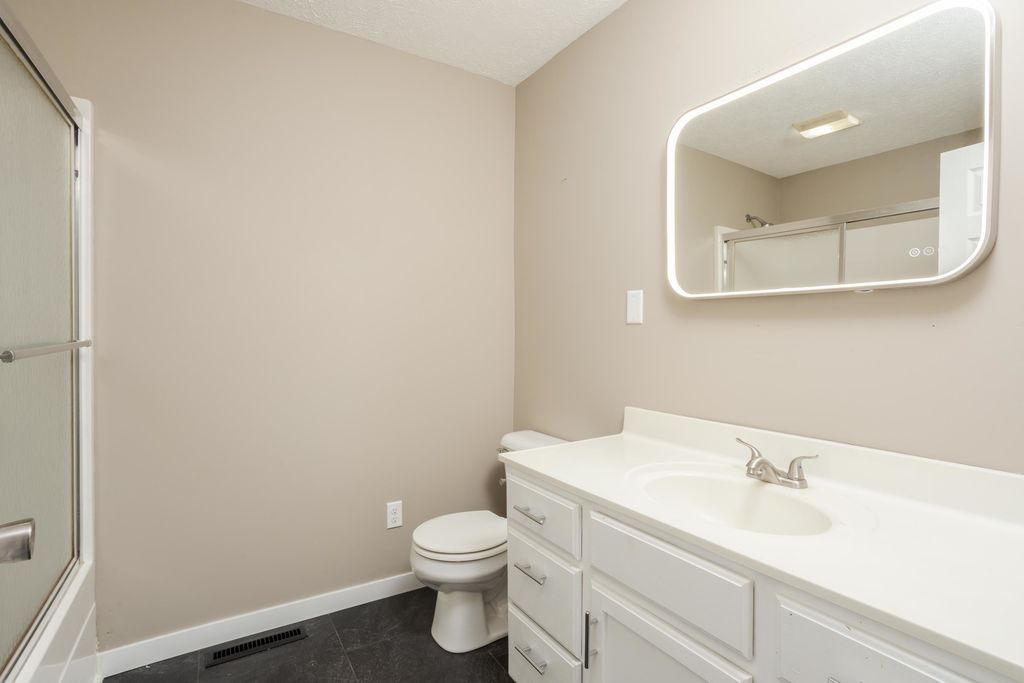 Image 27 of property listing at 507 Lloyd Drive, Dwight, IL 60420
