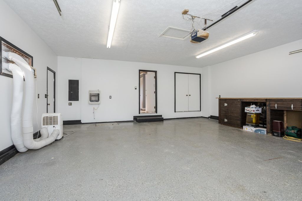 Image 36 of property listing at 507 Lloyd Drive, Dwight, IL 60420