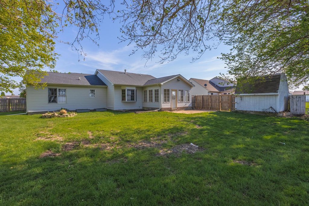 Image 40 of property listing at 507 Lloyd Drive, Dwight, IL 60420