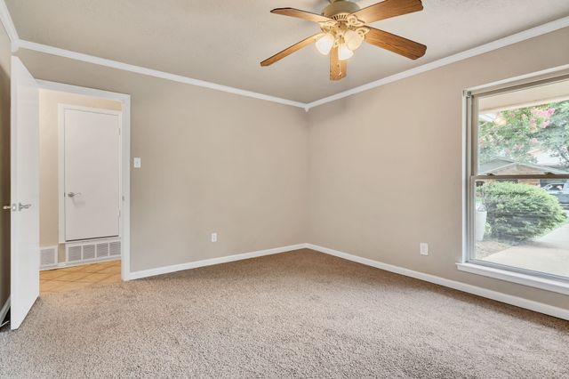 5501 Wood View Street, North Richland Hills, TX 76180
