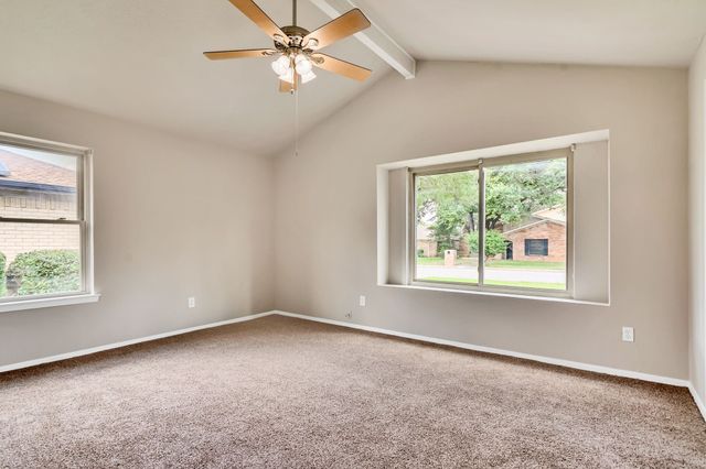5501 Wood View Street, North Richland Hills, TX 76180