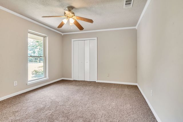 5501 Wood View Street, North Richland Hills, TX 76180