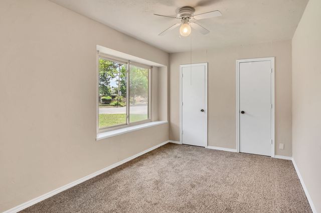 5501 Wood View Street, North Richland Hills, TX 76180