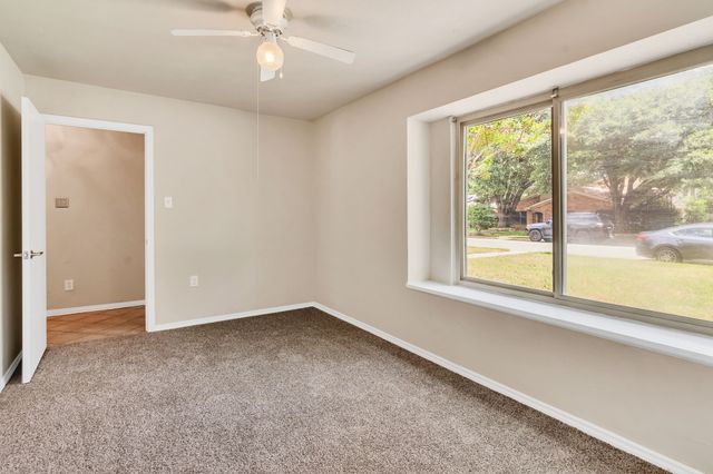 5501 Wood View Street, North Richland Hills, TX 76180