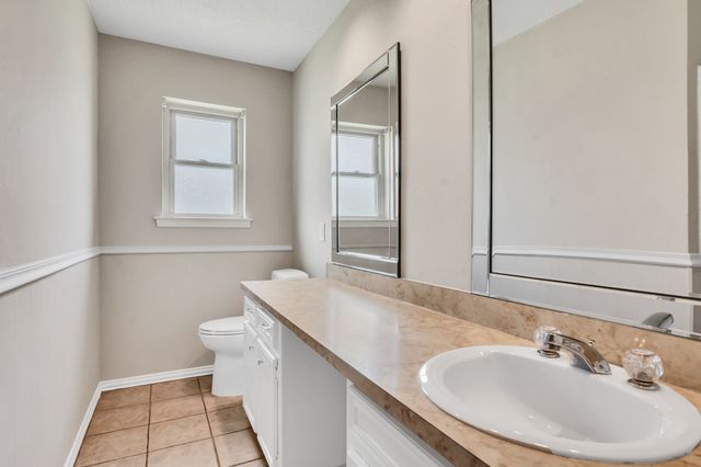 5501 Wood View Street, North Richland Hills, TX 76180