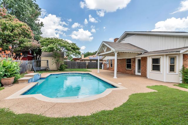 5501 Wood View Street, North Richland Hills, TX 76180
