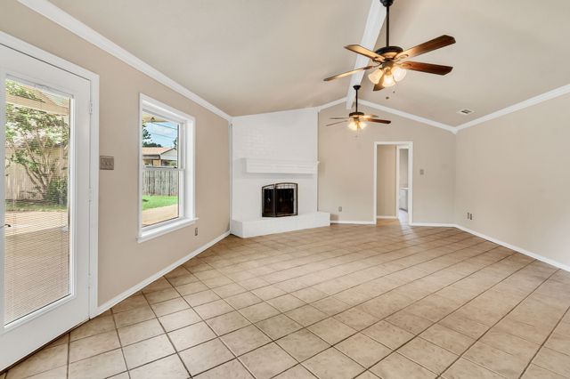 5501 Wood View Street, North Richland Hills, TX 76180