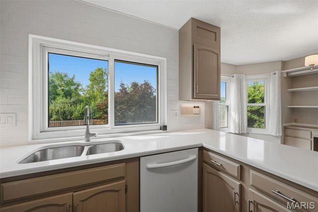2569 Trenton Station, St Charles, MO 63303