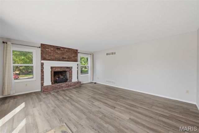 2569 Trenton Station, St Charles, MO 63303