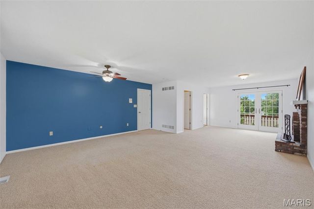 2569 Trenton Station, St Charles, MO 63303