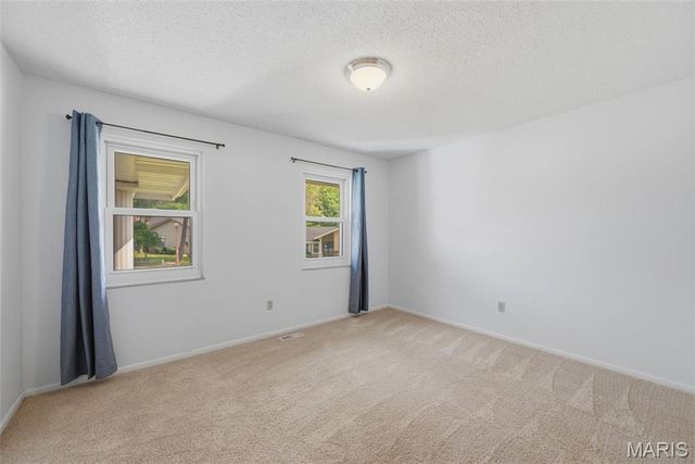 2569 Trenton Station, St Charles, MO 63303