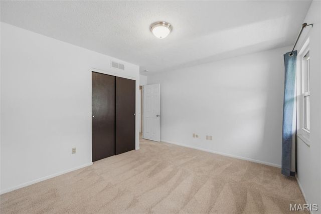 2569 Trenton Station, St Charles, MO 63303
