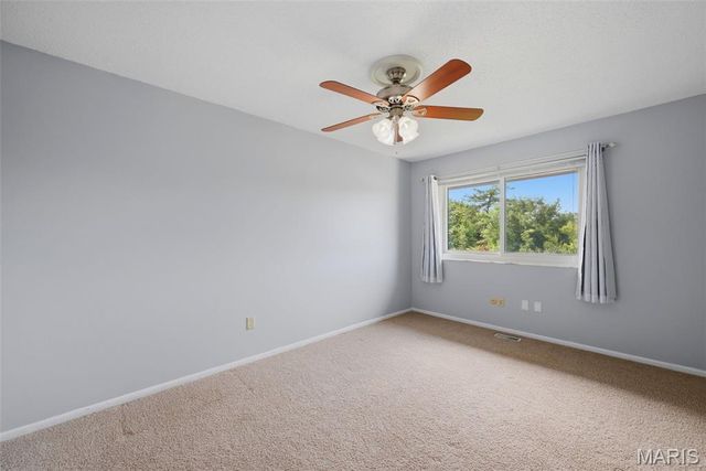 2569 Trenton Station, St Charles, MO 63303