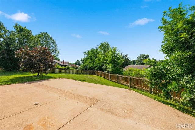 2569 Trenton Station, St Charles, MO 63303