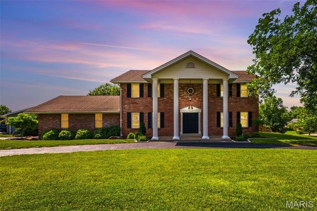 2569 Trenton Station, St Charles, MO 63303