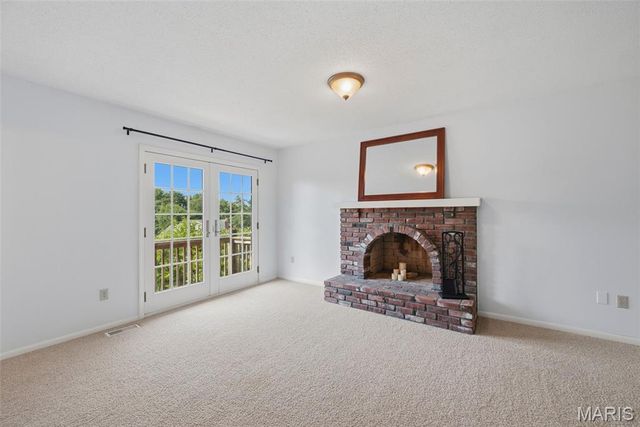 2569 Trenton Station, St Charles, MO 63303