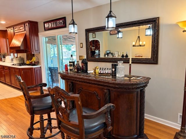 11 Grandview Cir, Raritan Twp., NJ 08822