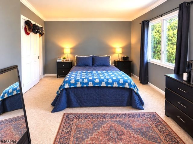 11 Grandview Cir, Raritan Twp., NJ 08822