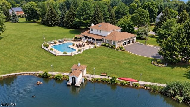 11 Grandview Cir, Raritan Twp., NJ 08822