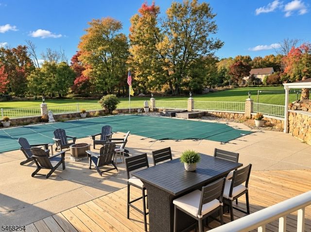 11 Grandview Cir, Raritan Twp., NJ 08822
