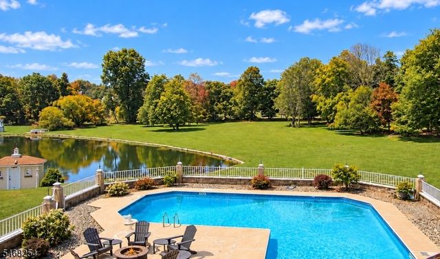 11 Grandview Cir, Raritan Twp., NJ 08822