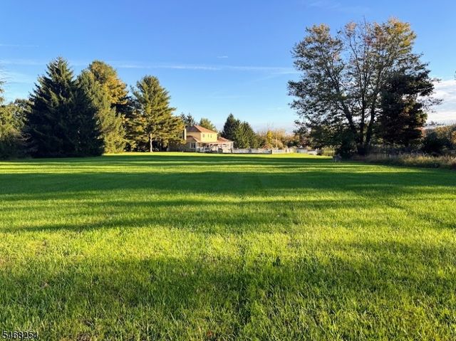 11 Grandview Cir, Raritan Twp., NJ 08822