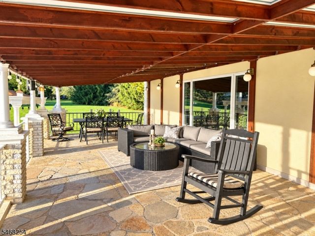11 Grandview Cir, Raritan Twp., NJ 08822