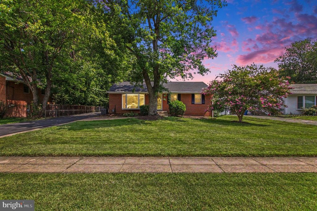 5422 FERNDALE ST, Springfield, VA 22151