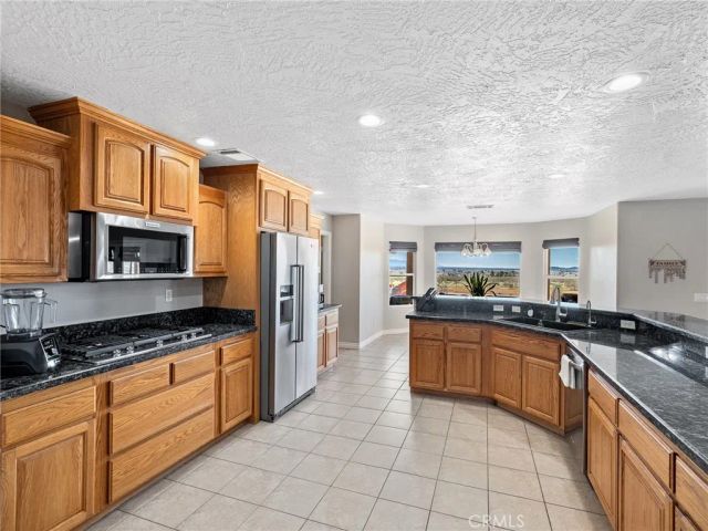13850 Nightshade Road, Apple Valley, CA 92307