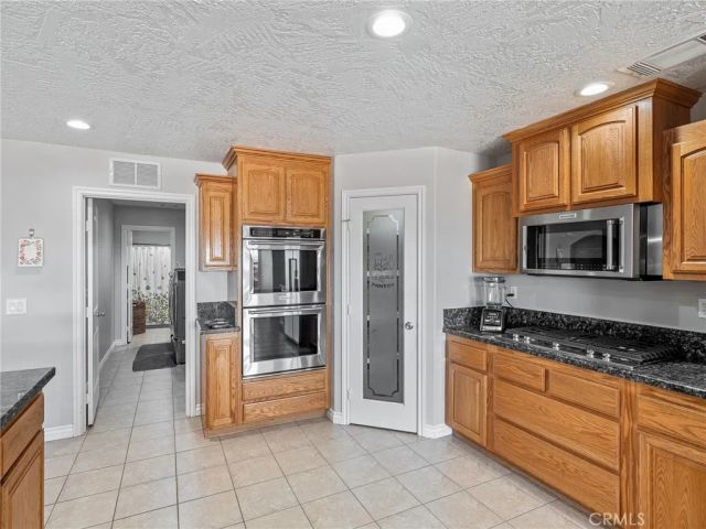 13850 Nightshade Road, Apple Valley, CA 92307