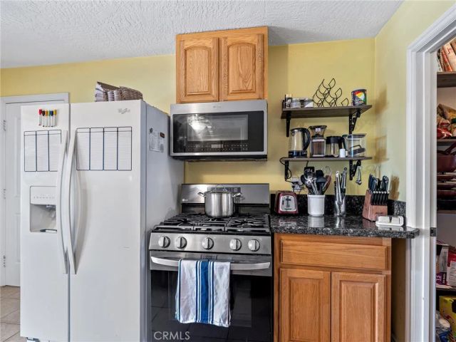 13850 Nightshade Road, Apple Valley, CA 92307