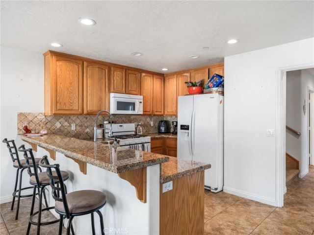 13850 Nightshade Road, Apple Valley, CA 92307