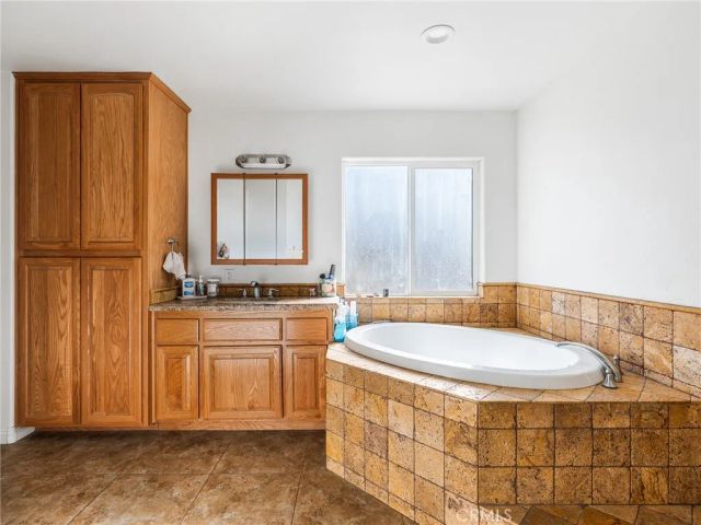 13850 Nightshade Road, Apple Valley, CA 92307