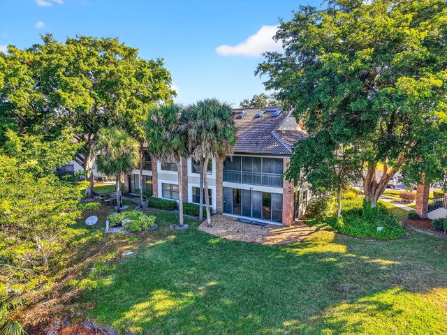 8065 Aberdeen Drive 101, Boynton Beach, FL 33472