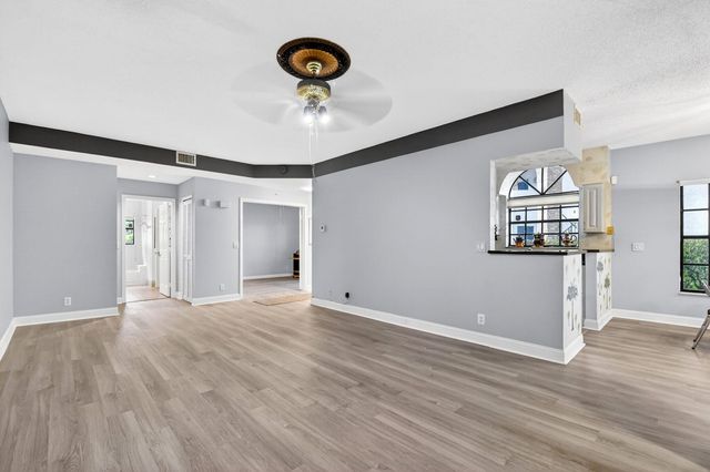 8065 Aberdeen Drive 101, Boynton Beach, FL 33472